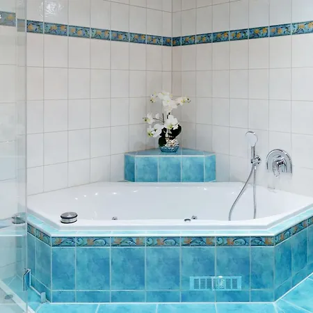 Villa Am Rande Von Dresden Fuer Bis Zu 11 Personen - Willkommen In Der Toscana *